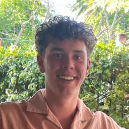 Robert, tutor offering online and in-person lessons at KIS Academics