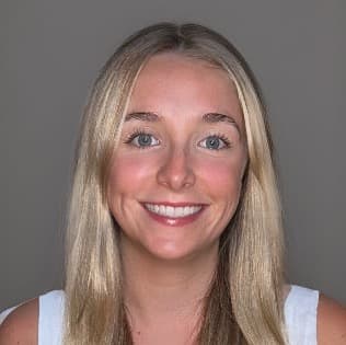 Emma, tutor offering online and in-person lessons at KIS Academics