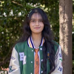 Naisha, tutor offering online and in-person lessons at KIS Academics